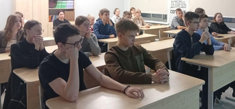 МБОУ Троицкая СОШ №2 Год защитника отечества.